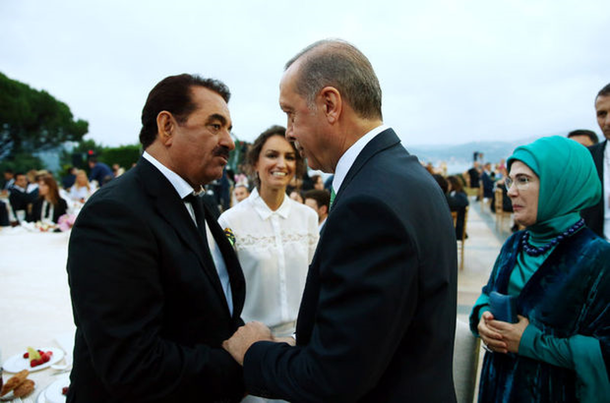 Tatlıses, FETÖ'den Tutuklanan Görevlilerden Şikayetçi Oldu