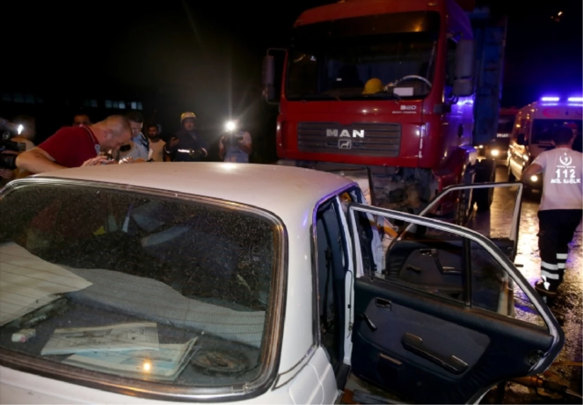 Tem\'de Trafik Kazası: 3 Ölü 2 Yaralı