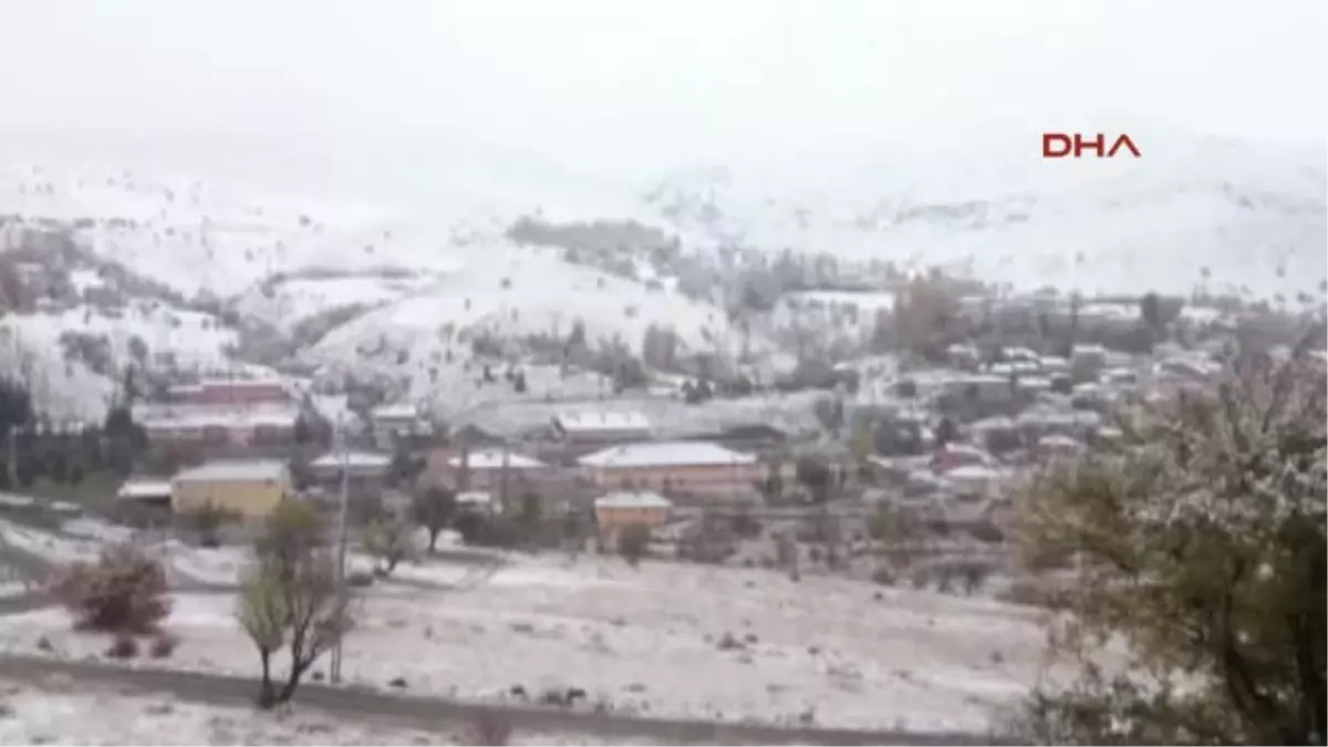 Tunceli Pülümür de Beyaza Büründü