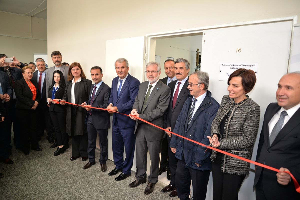 Türk Telekom-Uü Arasında İş Birliği Protokolü
