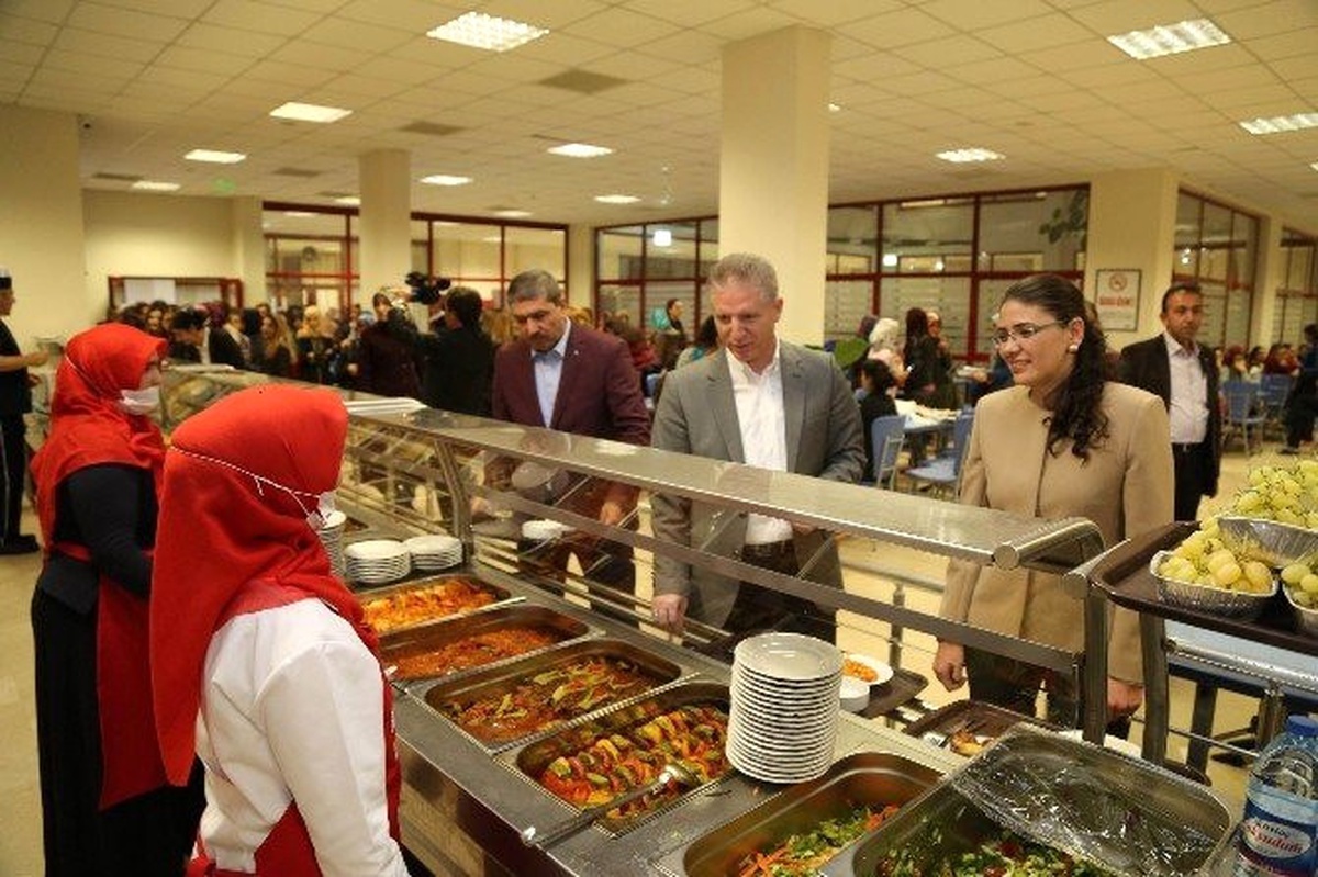 Vali Gül\'den Öğrenci Yurduna Ziyaret