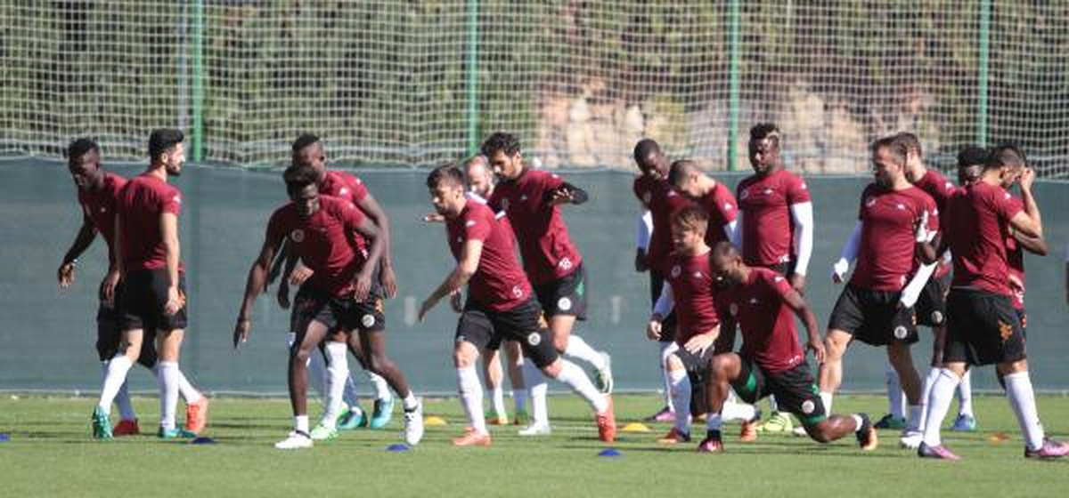 Aytemiz Alanyaspor\'da Tam Kadro Antrenman
