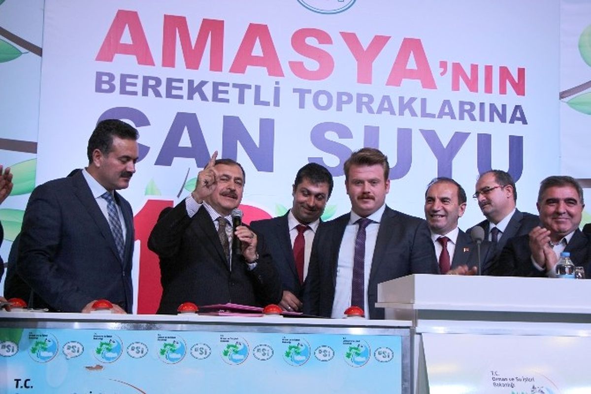 Bakan Eroğlu\'ndan Müteahhitle Sıkı Pazarlık