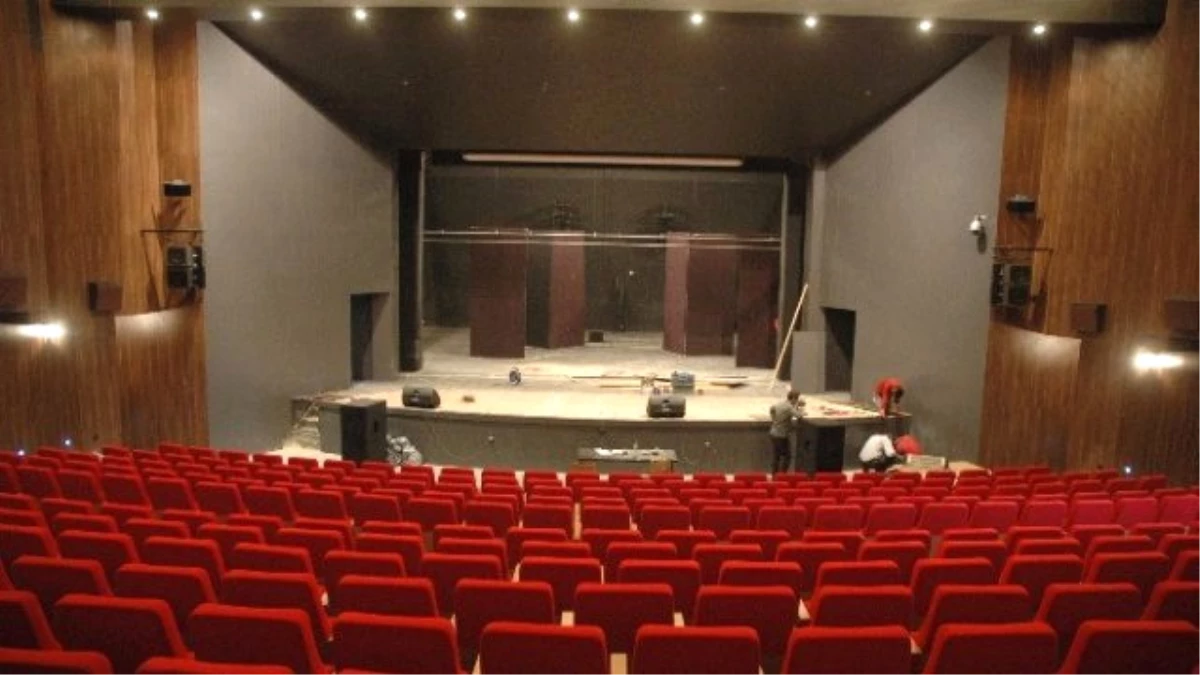 Boş Odalar" Trabzonlu Tiyatroseverler ile Buluşacak