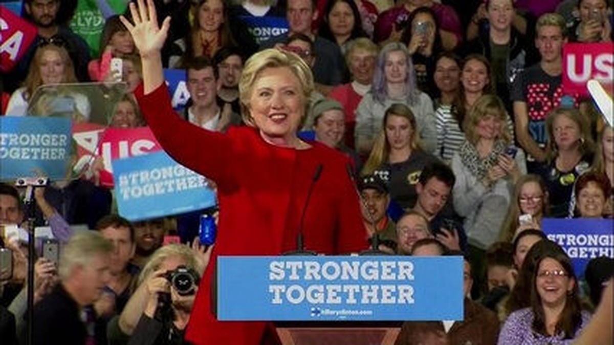 Clinton Cephesinden Fbı\'a "Çifte Standart" Suçlaması