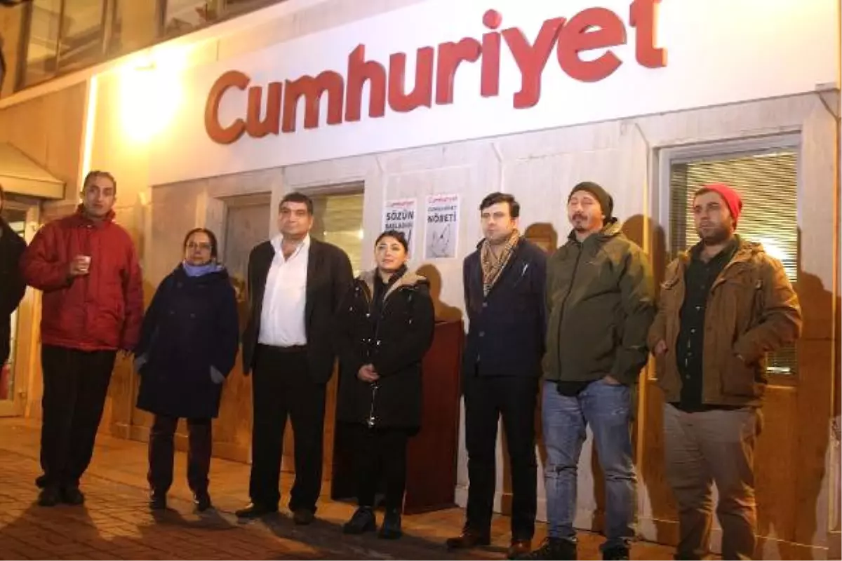 Cumhuriyet Gazetesi\'ndeki Nöbet Devam Ediyor