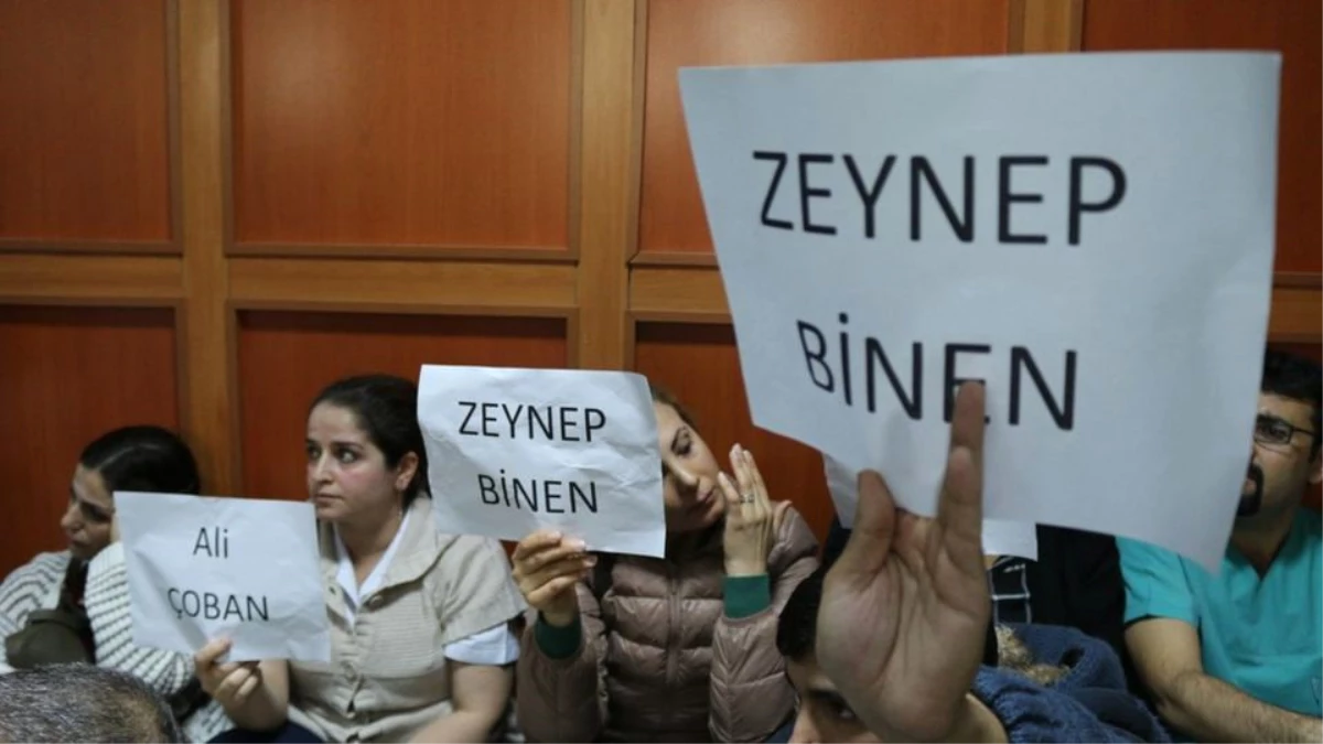Diyarbakır\'da Sağlık Çalışanlarından İhraç Kararına Karşı Eylem