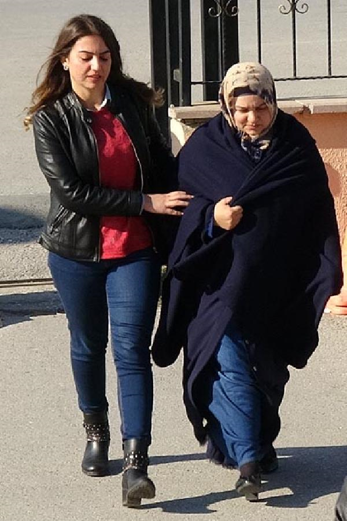 Edirne\'de Fetö\'nün \'İl Ablası\' Tutuklandı