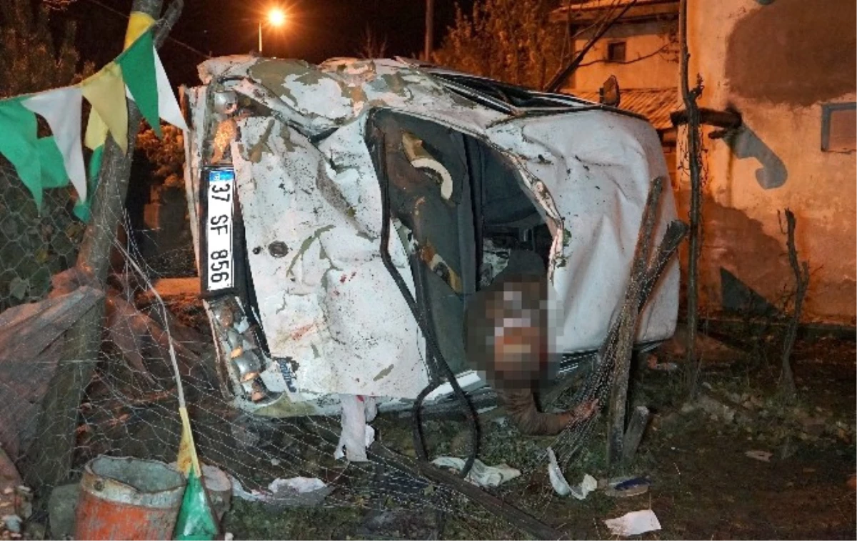 Kastamonu\'da Otomobil Evin Bahçesine Uçtu: 2 Ölü, 4 Yaralı