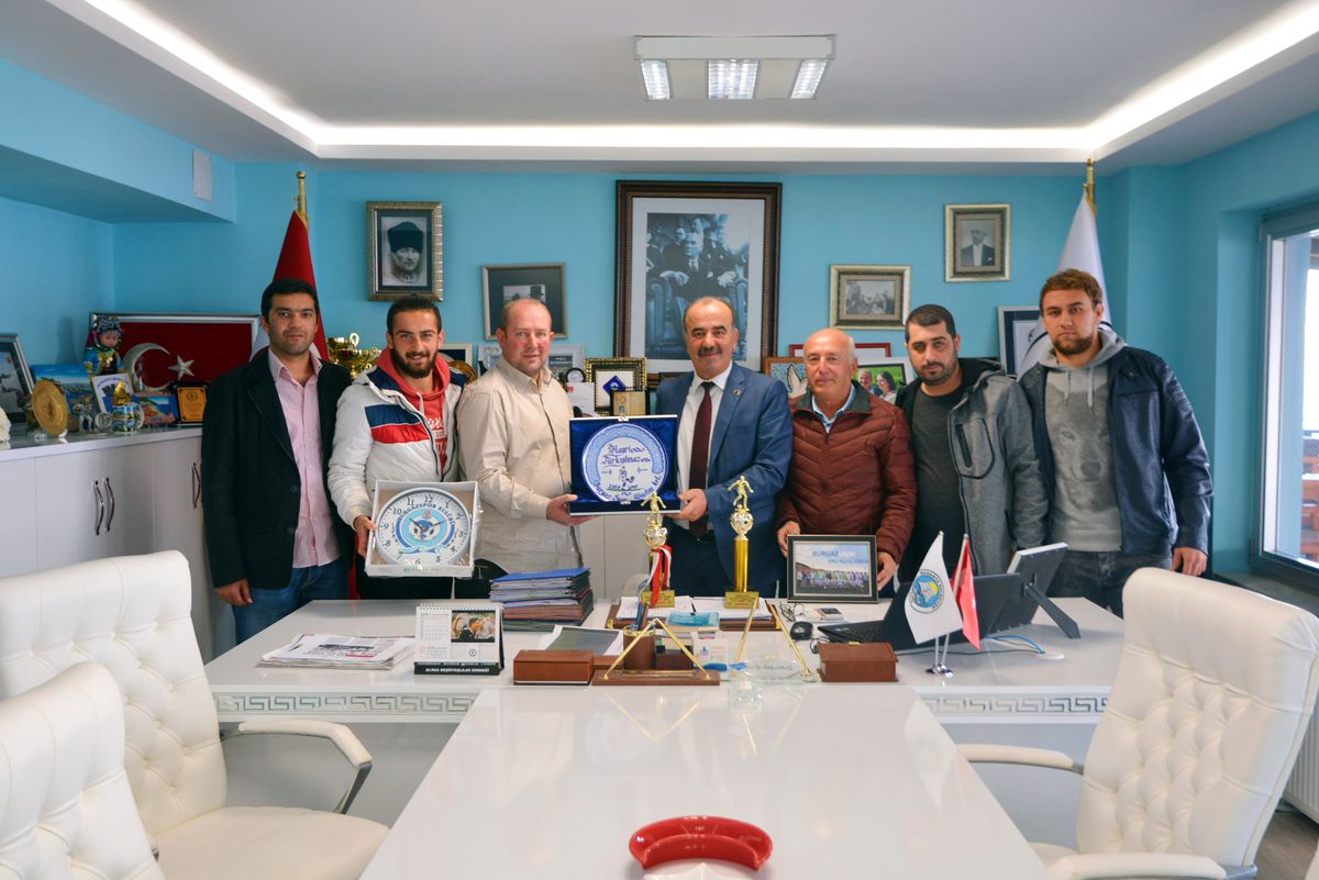 Mavi Yunuslar\'dan Başkan Türkyılmaz\'a Teşekkür