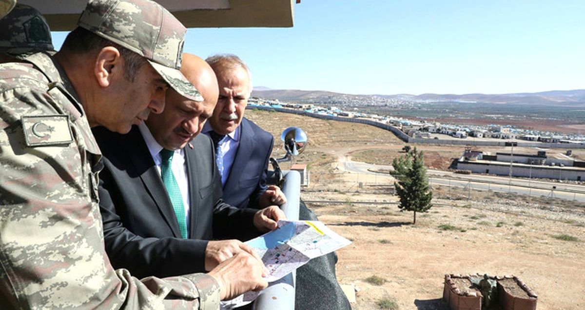 Milli Savunma Bakanı ve Kara Kuvvetleri Komutanı Afrin Sınırında