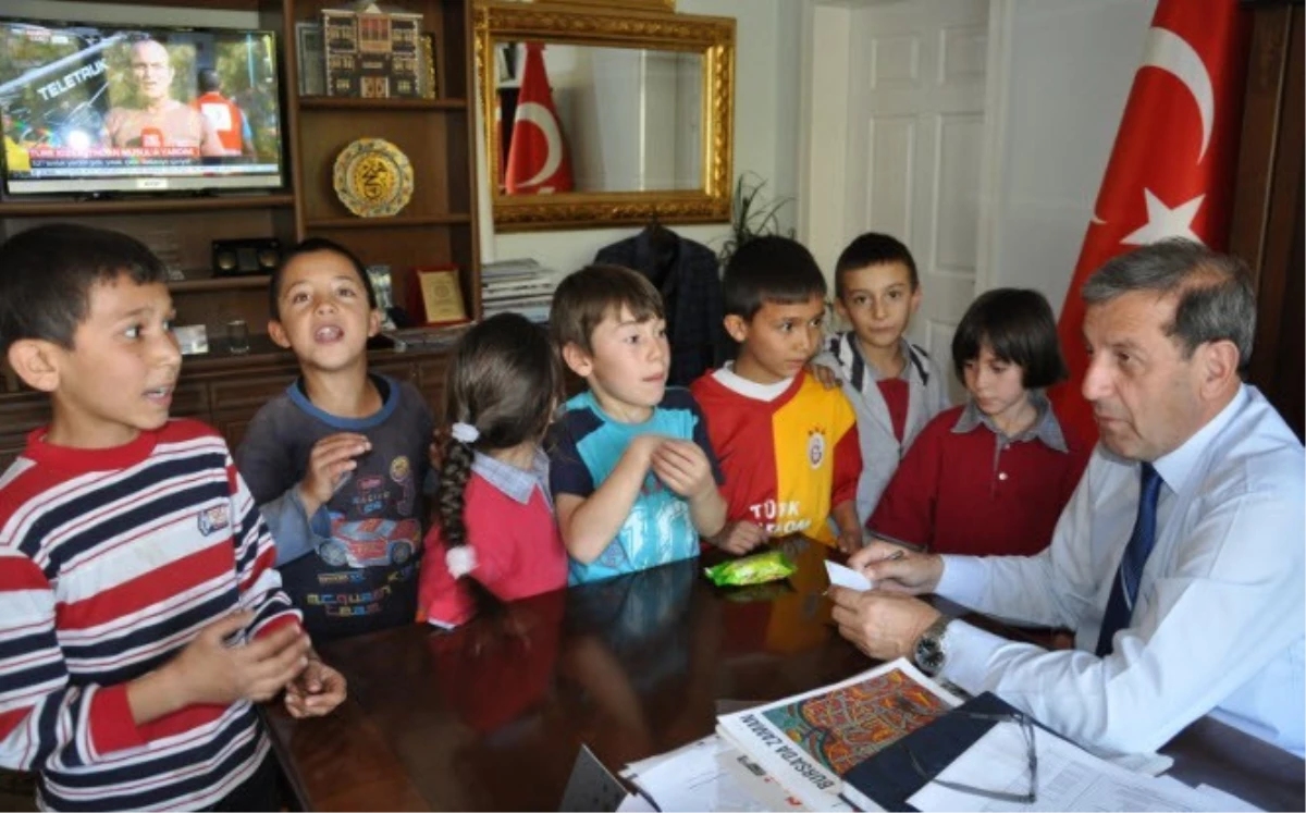 Öğrencilerden Başkan Süleyman Özkan\'a Ziyaret