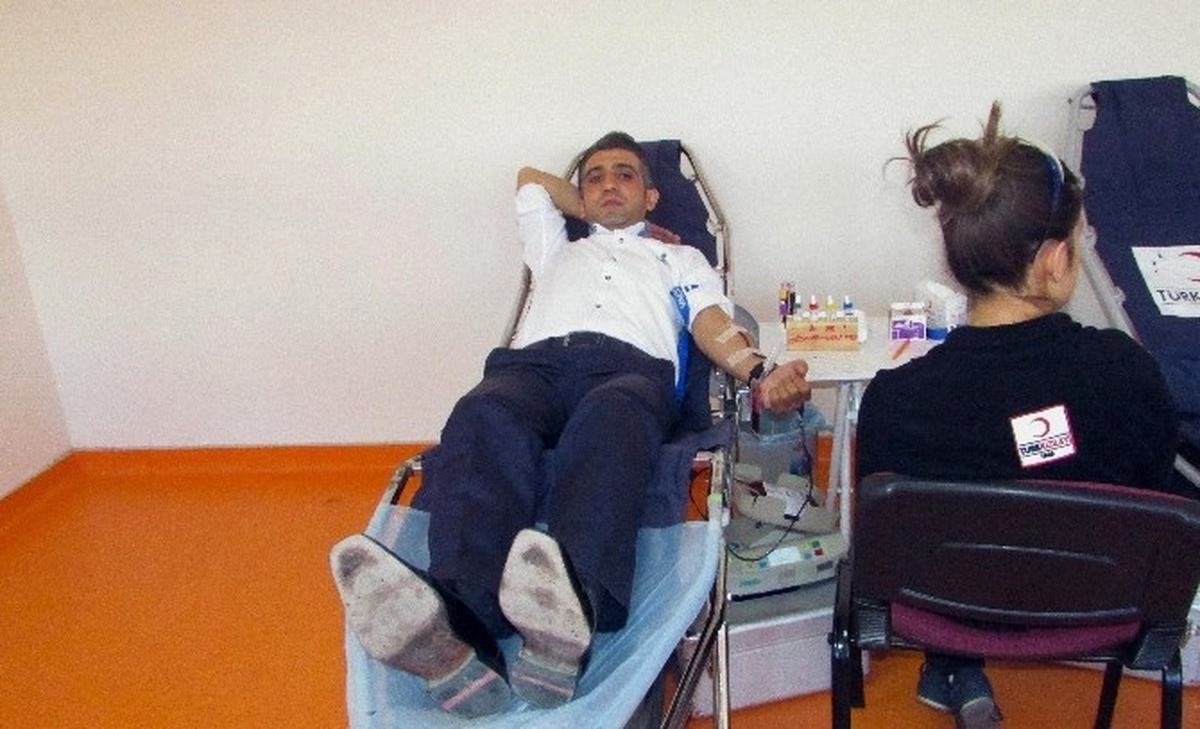 Öğretmen ve Öğrenci Velileri Kan Bağışında Bulundu