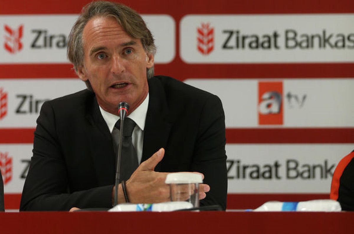 Riekerink : "Fenerbahçe\'yi Değil Başakşehir Maçını Düşünüyoruz"