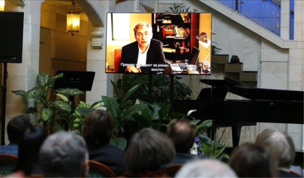 Rusya\'dan Orhan Pamuk\'a Yabancı Edebiyat Ödülü