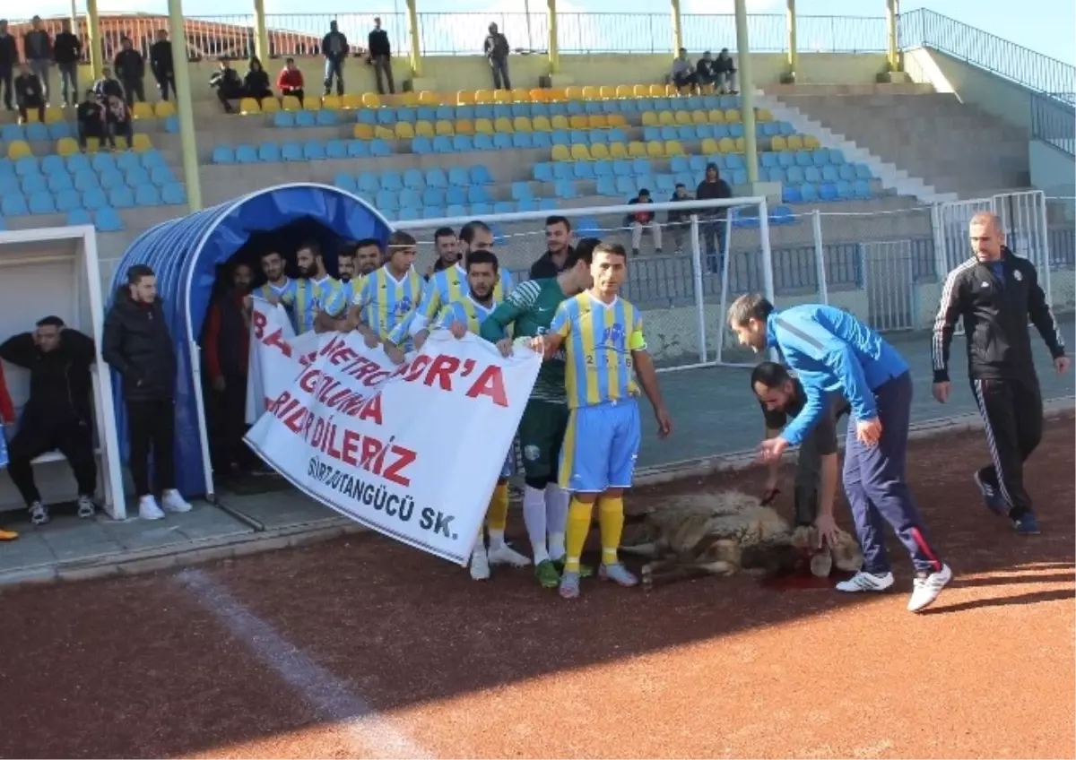 Siirt Botangücüpor Yöneticileri Dostluk Maçında Kurban Kesti