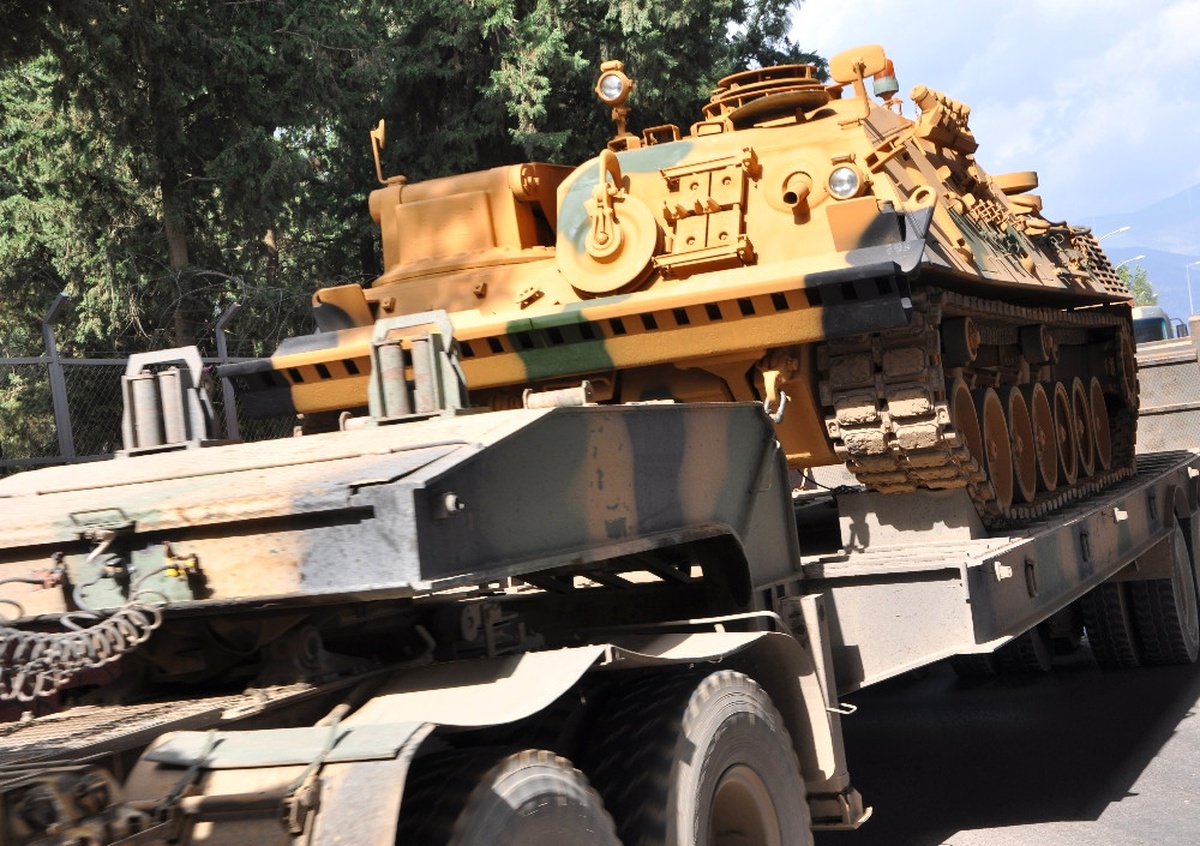 Sınıra Tank ve Zırhlı Araç Sevkiyatı