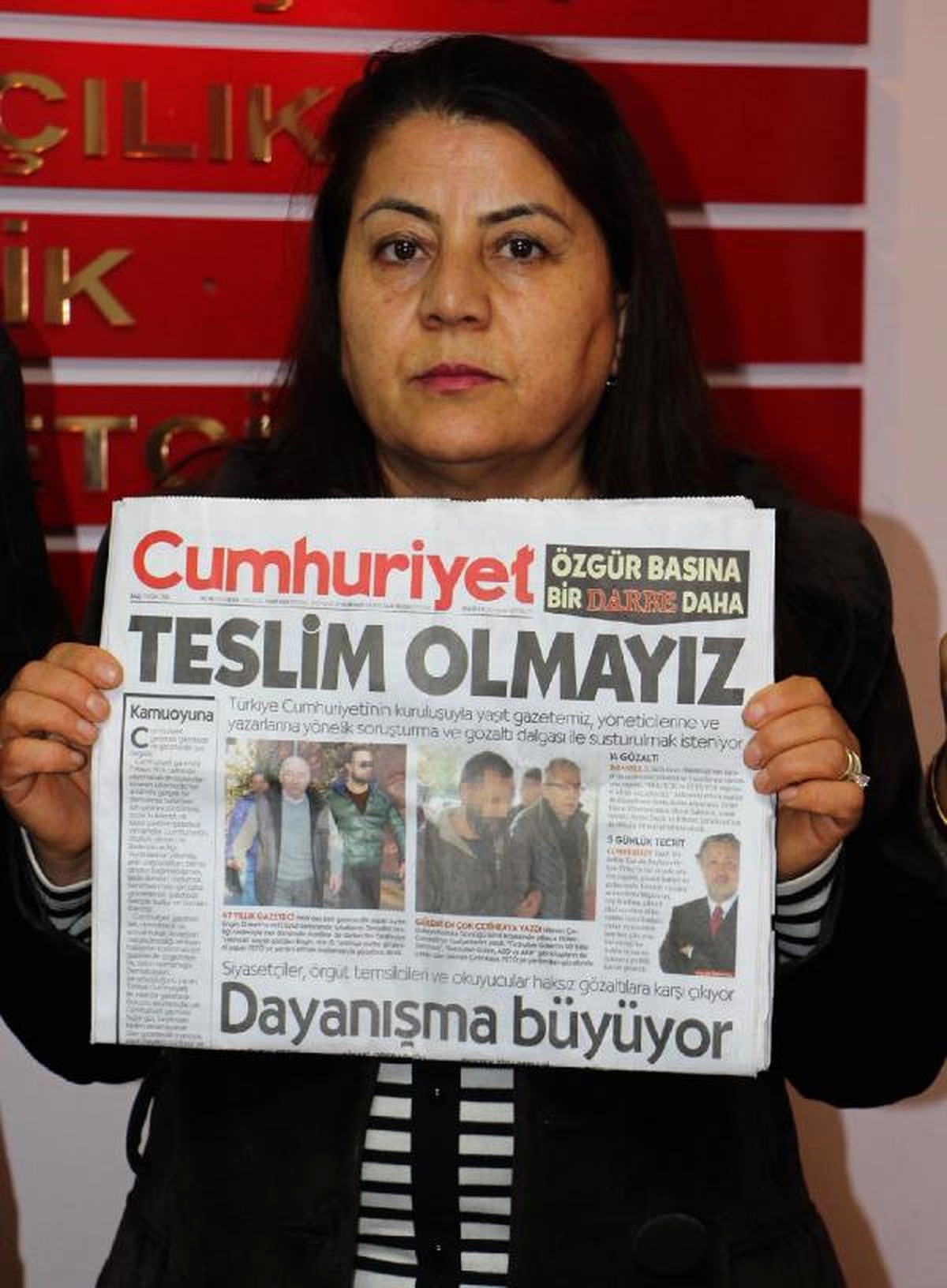 Sivas\'ta CHP\'den Cumhuriyet Gazetesi Operasyonu Tepkisi