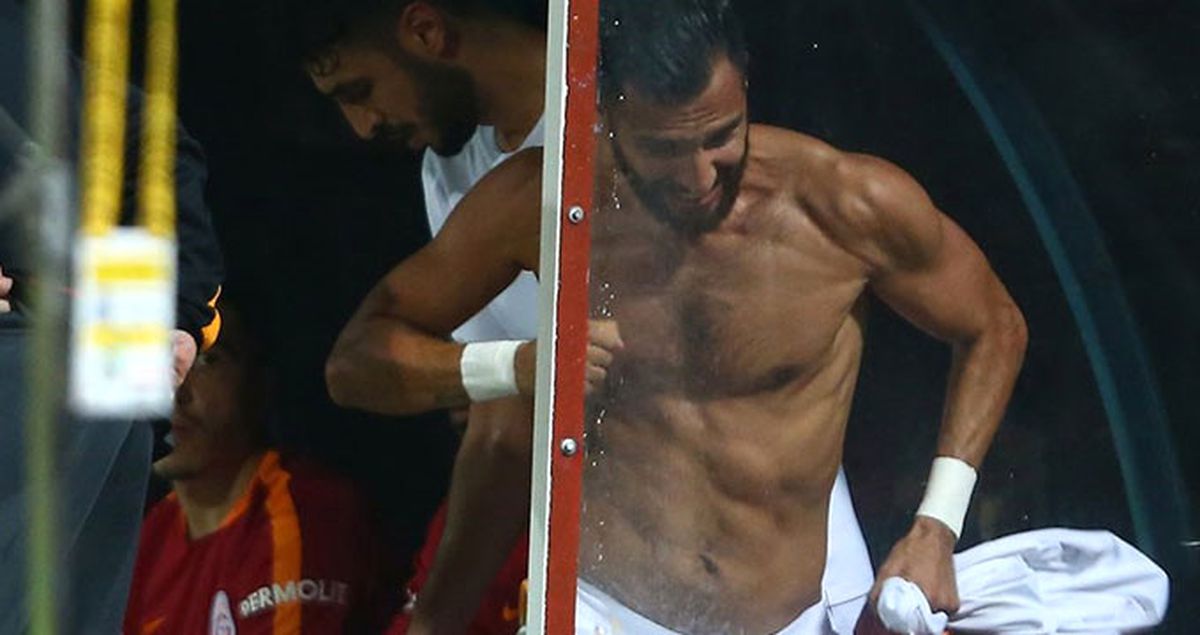 Yasin Öztekin Çıkarken Orhan Atik ve Ayhan Akman'a 'Adam Mısınız Siz' Dedi