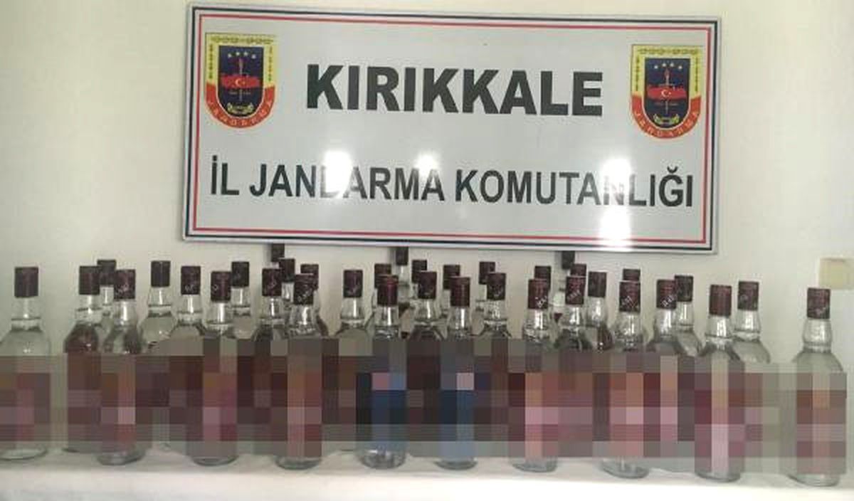 Yolcu Treninde 36 Şişe Kaçak İçki Ele Geçirildi