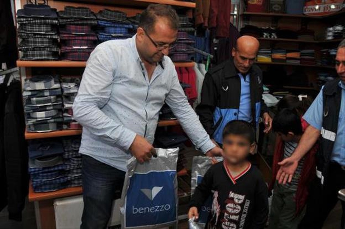 Zabıta, Dilenci Çocukları Bu Sefer Yardım İçin Topladı
