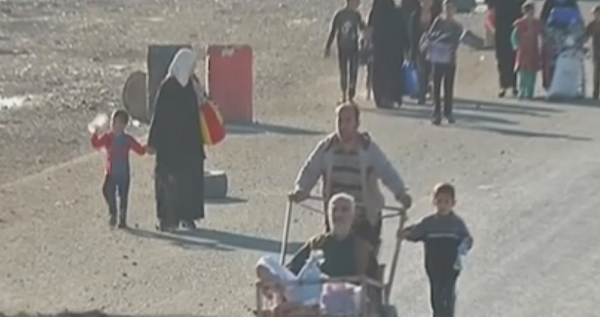 2 Yıl Sonra İlk Kez Girilen Musul'dan İlk Görüntüler! Halk IŞİD'ten Kaçıyor