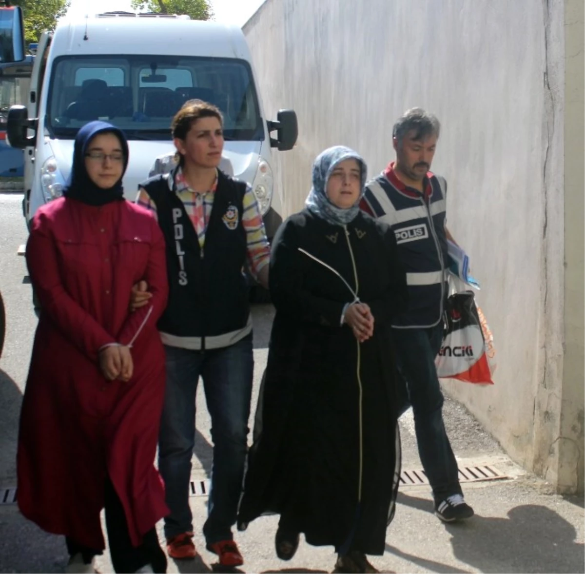 Adil Öksüz\'ün Baldızları Yeniden Gözaltına Alındı