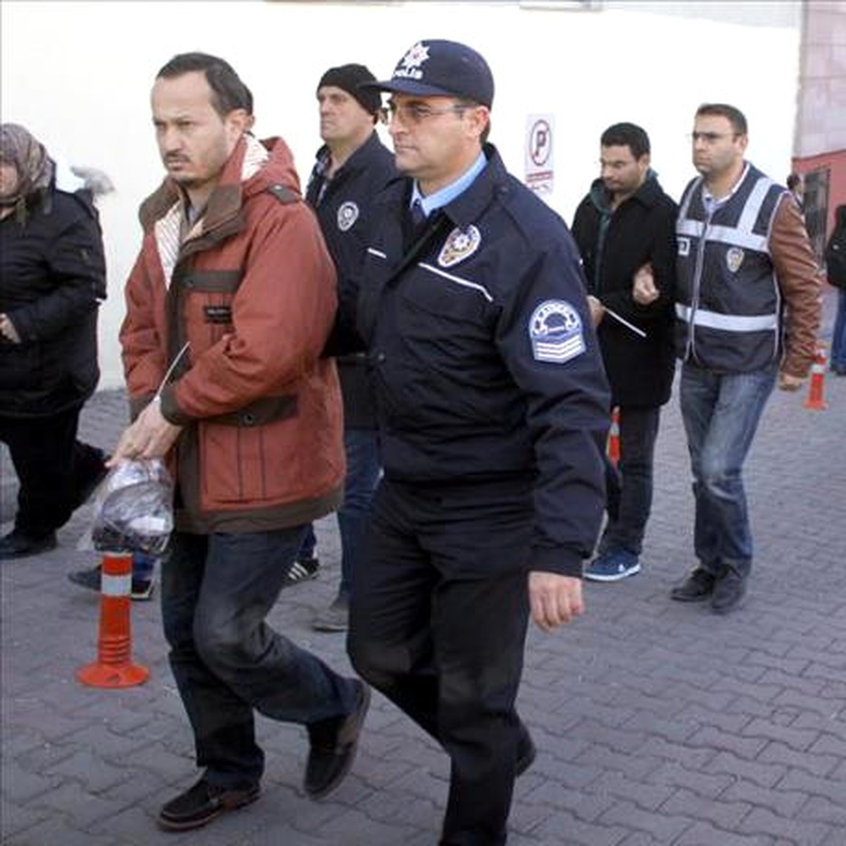 Agü\'nün 12 Personeli Mahkemeye Sevk Edildi