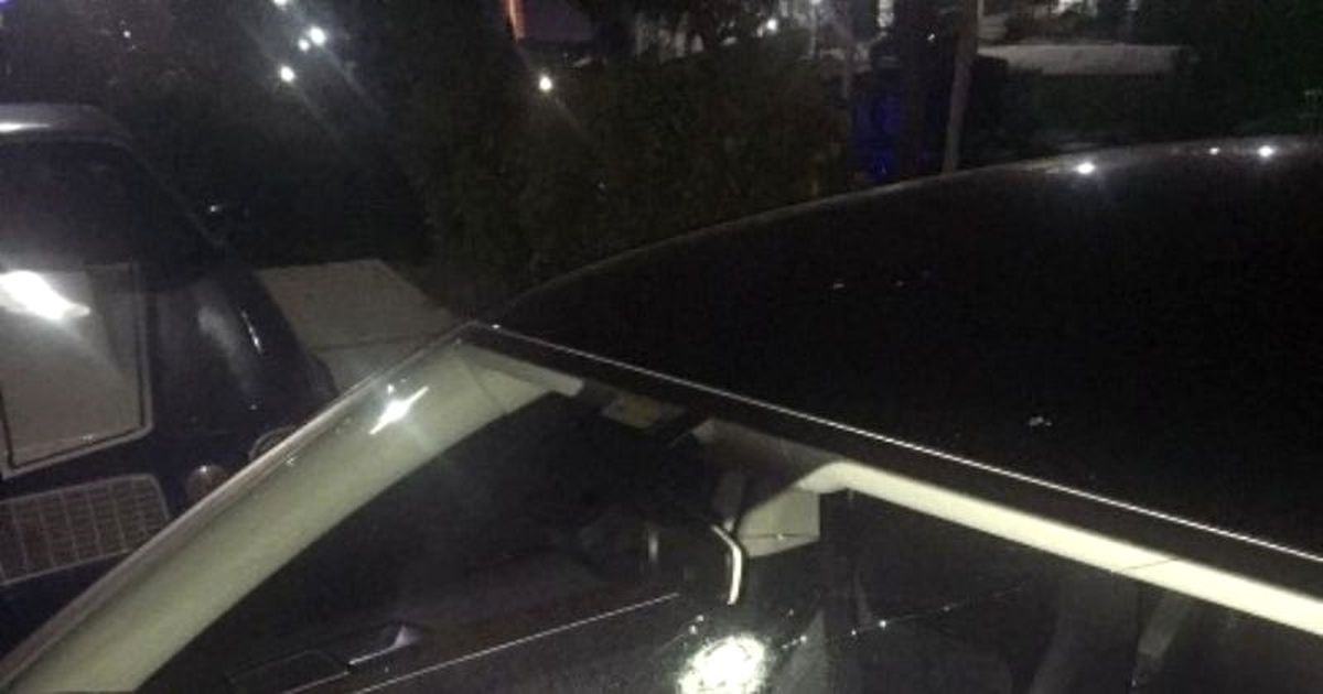 Avcılar Belediye Başkanı Handan Toprak Benli\'nin Mermi İsabet Eden Aracı Görüntülendi