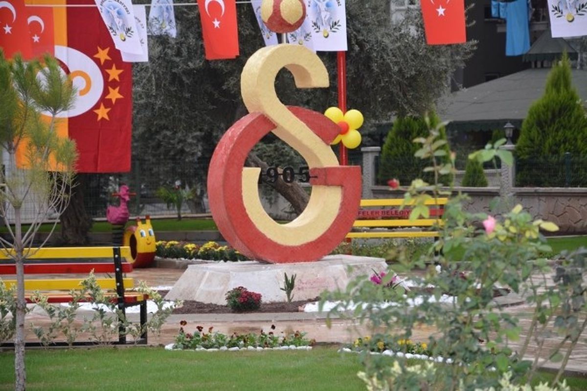 Aydın\'da Galatasaray Armasına Saldırı