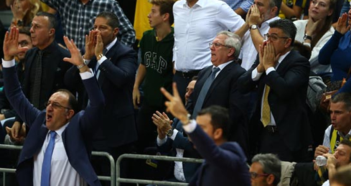 Aziz Yıldırım, Unics Kazan Maçında Rakibi Islıkladı