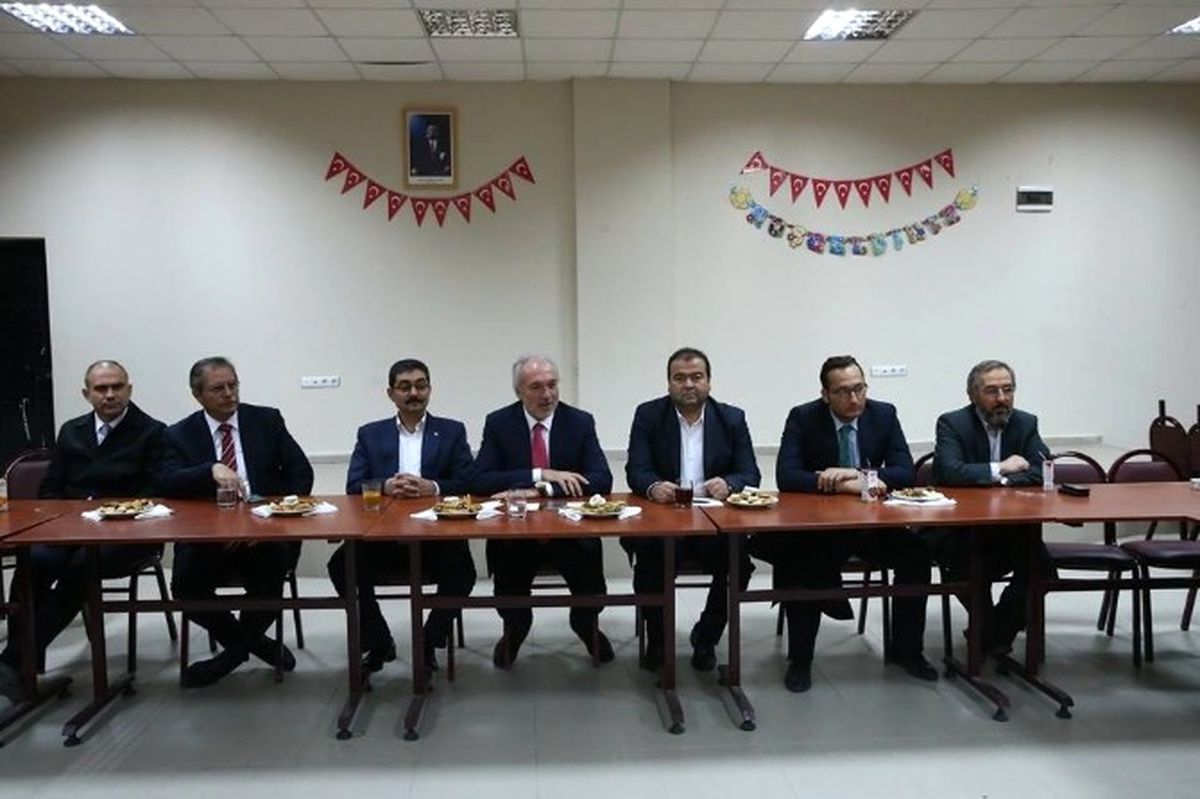 Başkan Kamil Saraçoğlu, Siner Mahallesi\'nde Vatandaşlarla Buluştu