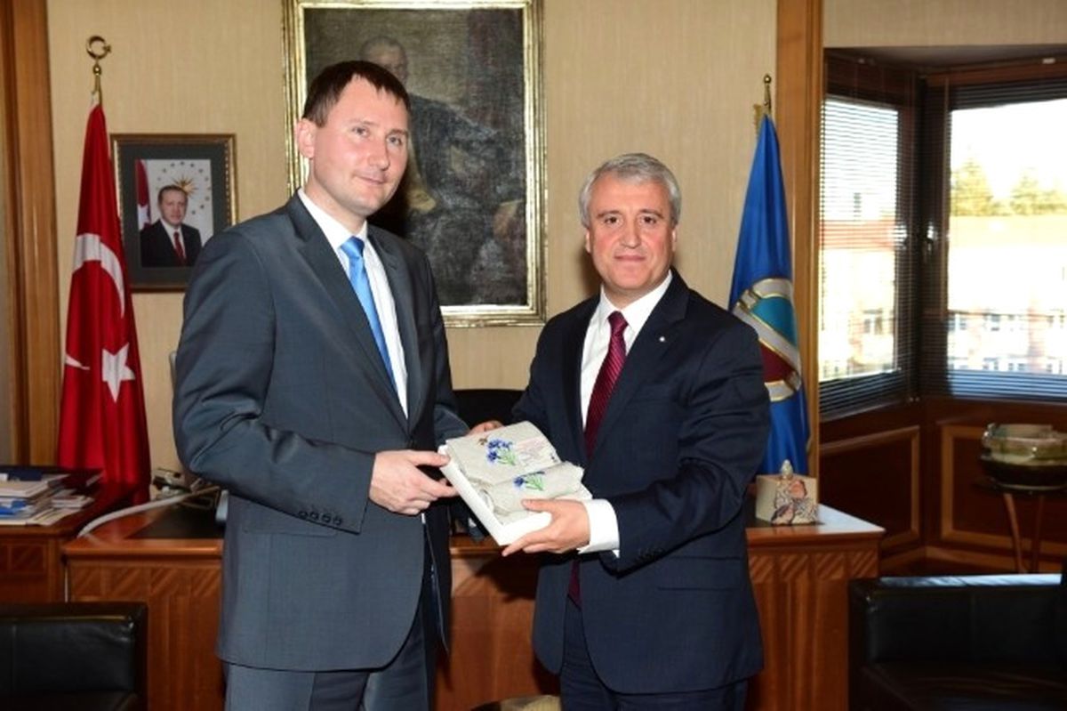 Belarus Bakan Yardımıcısı\'ndan Anadolu Üniversitesine Ziyaret