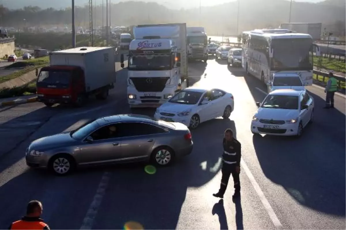 Bolu Dağı Tüneli\'nin İstanbul Yönü Kazalar Nedeniyle Kapatıldı