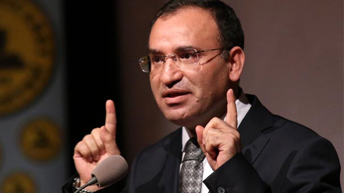 Cumhuriyet Gazetesi Soruşturmasında Görevlendirilen Savcının Fetö Mensubu Olduğu İddiaları