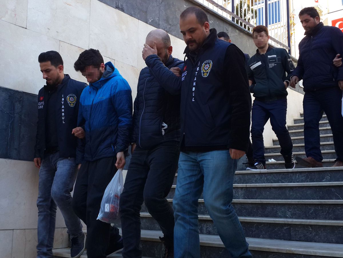 Dha İstanbul - Çalışma Vaadiyle Getirdikleri Kadınları Fuhuşa Sürükleyen 4 Kişi Yakalandı