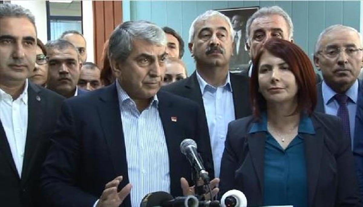 Dha İstanbul - CHP\'lilerden Avcılar Belediye Başkanı Benli\'ye "Geçmiş Olsun" Ziyareti