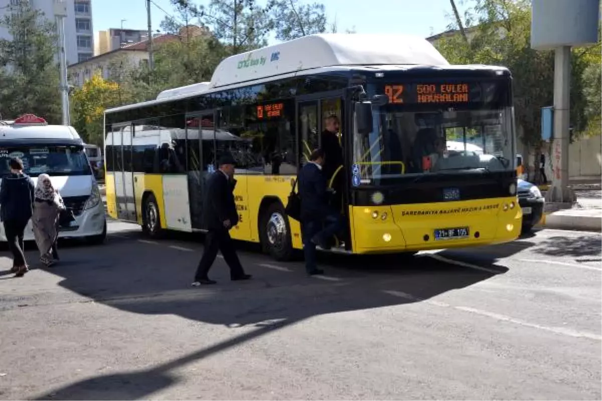 Diyarbakır\'da 1 Hafta Sonra Otobüsler Seferlere Başladı