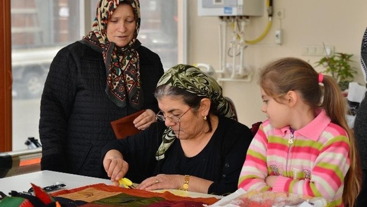 Ev Ekonomisine "El Emeği" ile Katkı Sağlıyorlar