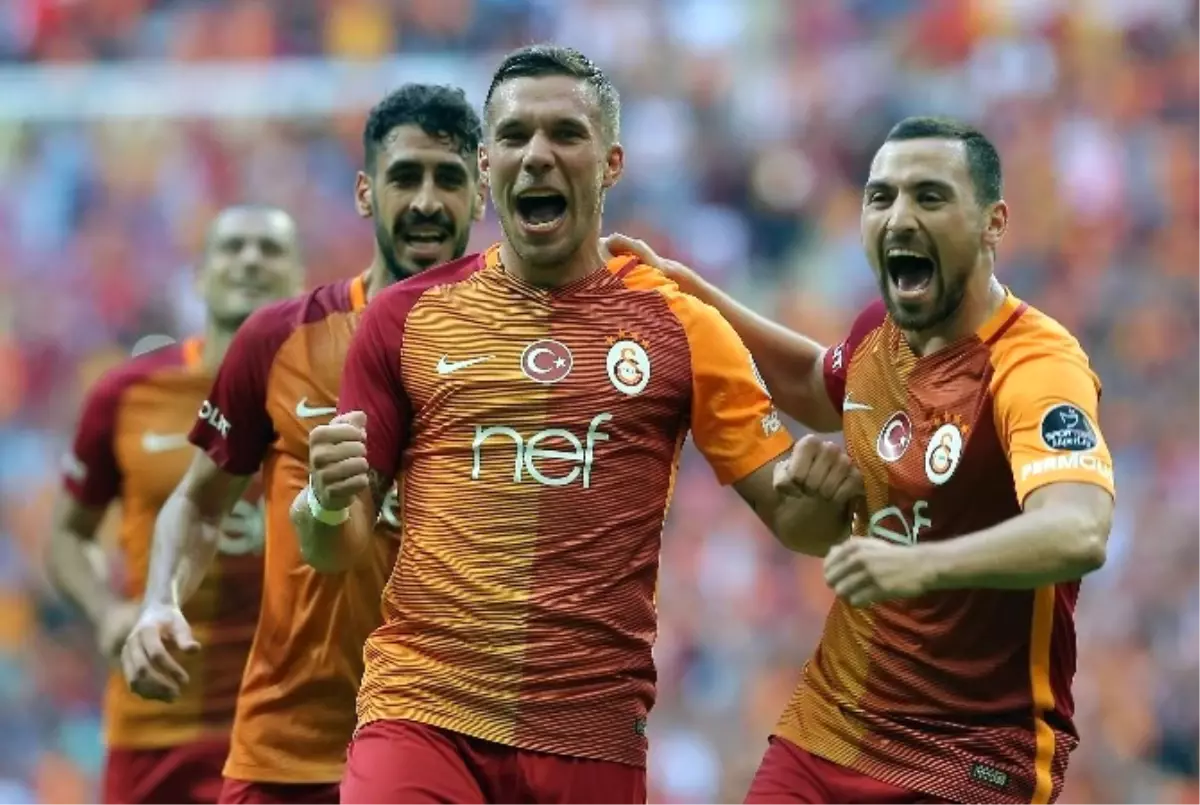 Galatasaray, Lider Başakşehir\'e Karşı