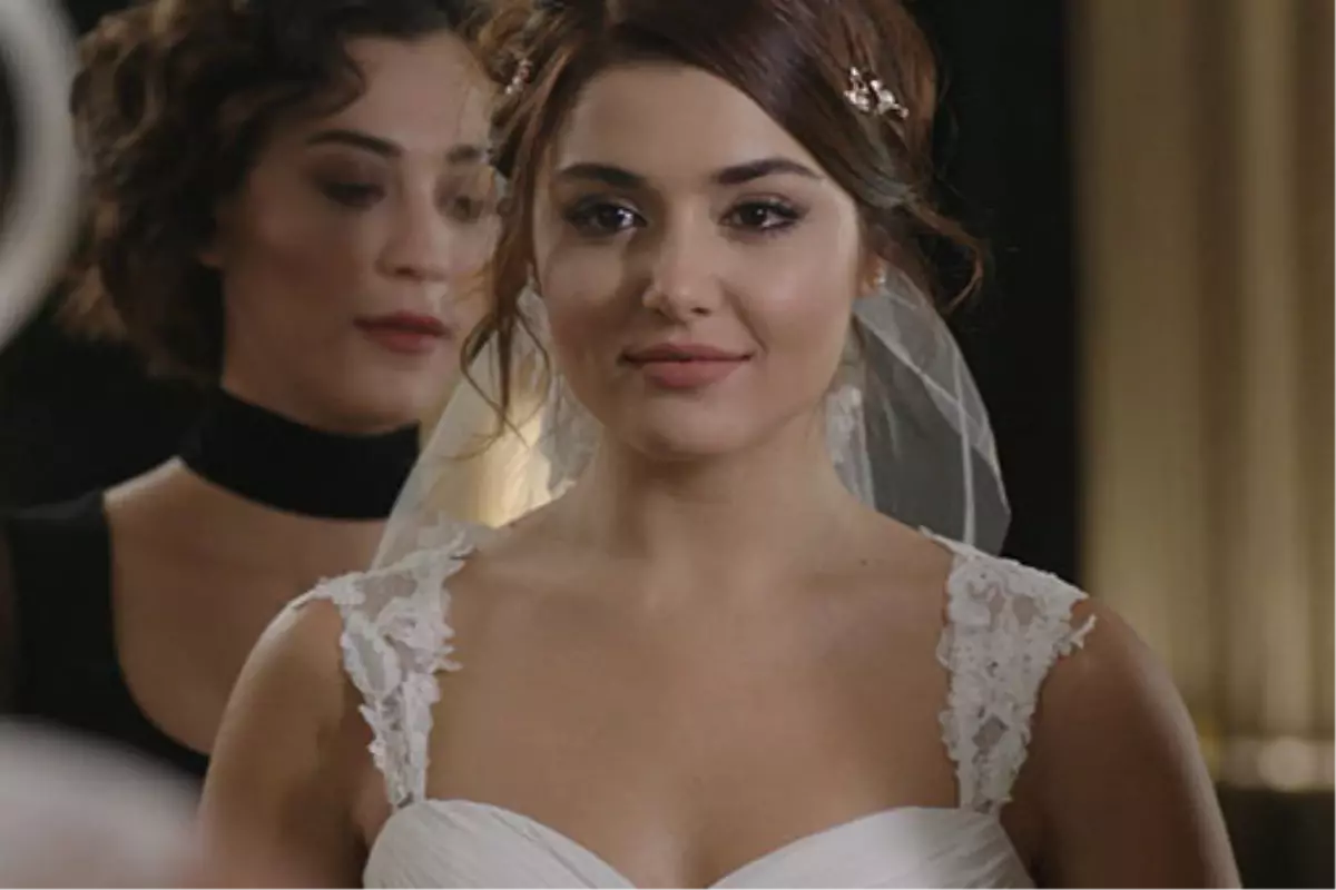 Güzel Oyuncu Hande Erçel Gelin Oldu