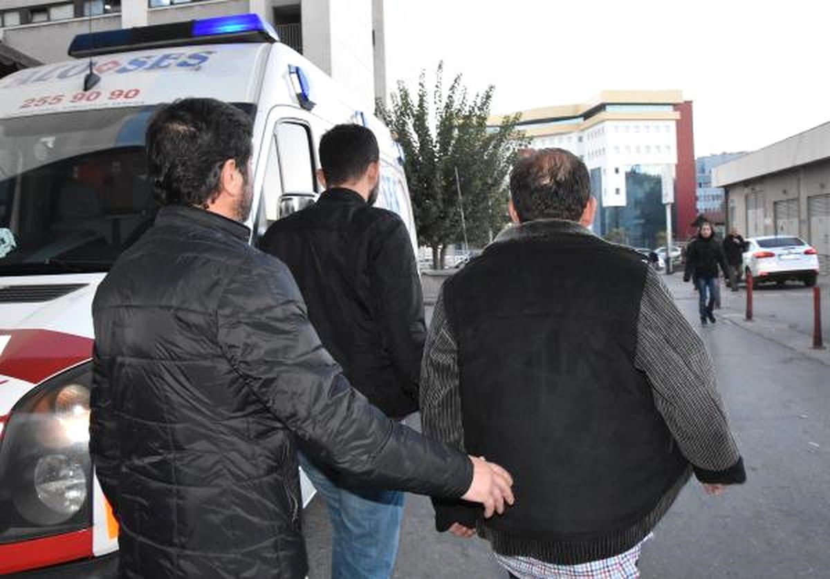 İzmir\'de \'Bylock\' Operasyonu, 11 Gözaltı