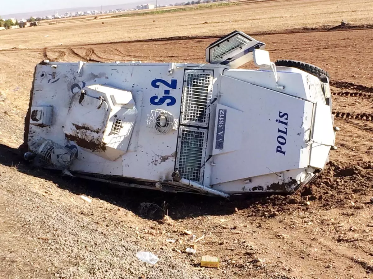 Şanlıurfa\'da Polis Aracı Devrildi: 2 Yaralı