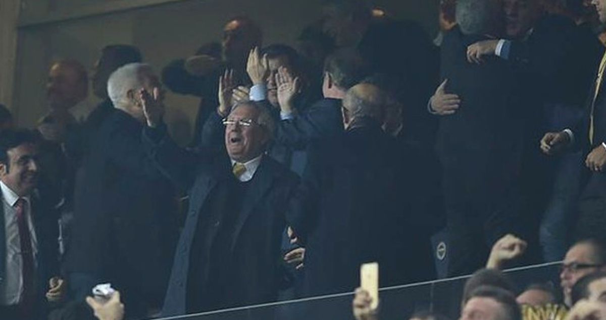 Sow ve Lens'in Golleri Sonrası Başkan Aziz Yıldırım Sevinçten Havalara Uçtu