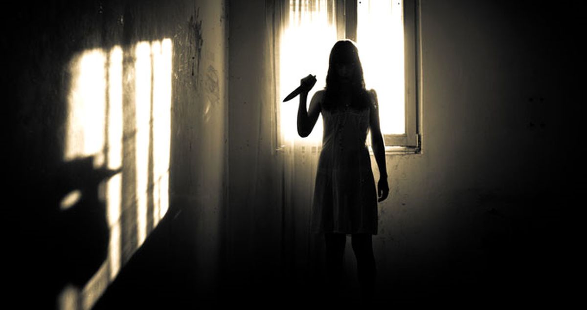 Üvey Babasını Öldüren Genç Kız Hapse Mahkum Edildi