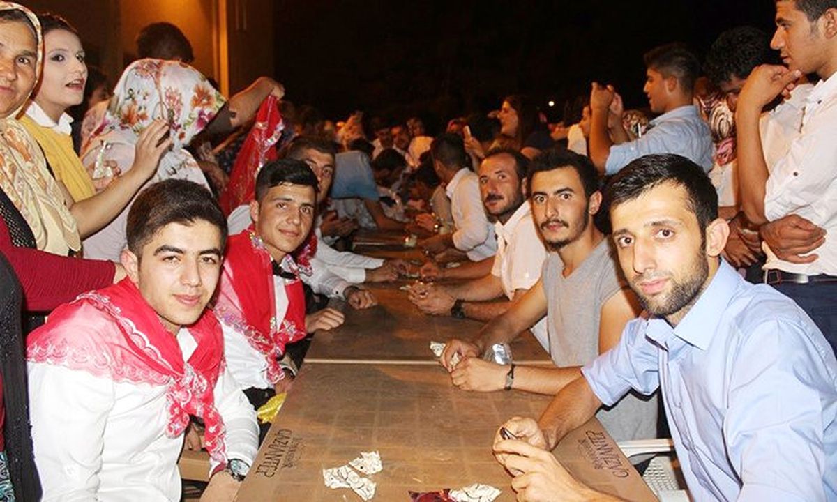Yavuzeli\'de Askere Gideceklere Kına Gecesi