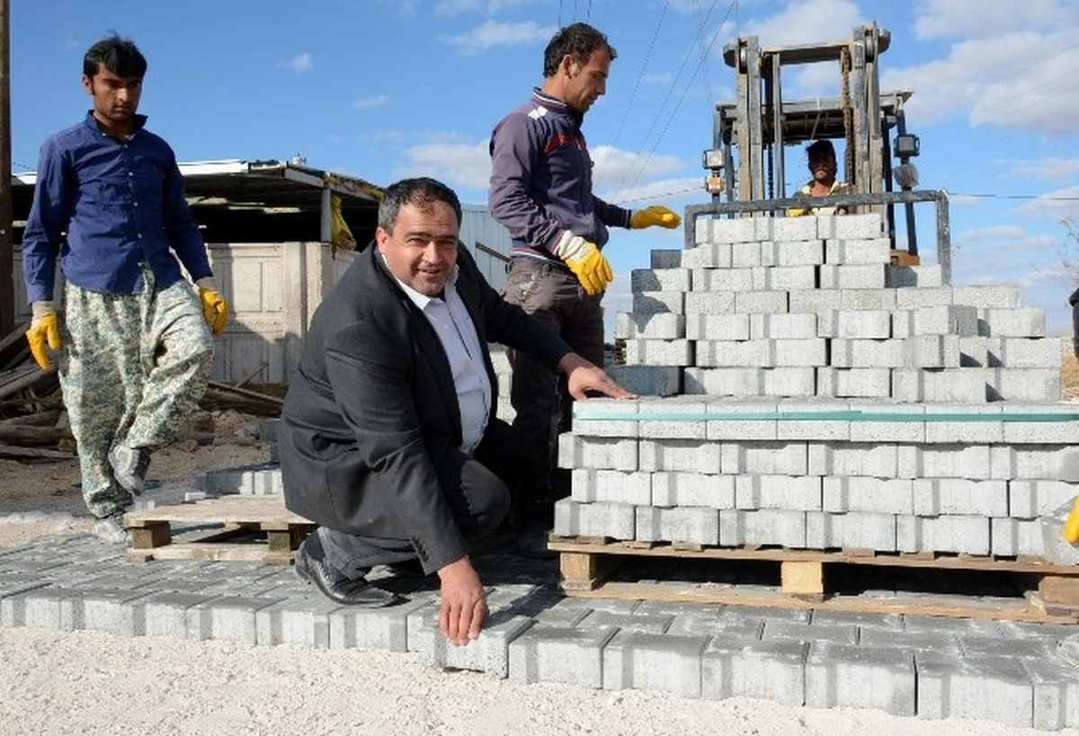 Aksaray\'da Köylerde Parke Taşı Döşeme Çalışmaları Sürüyor