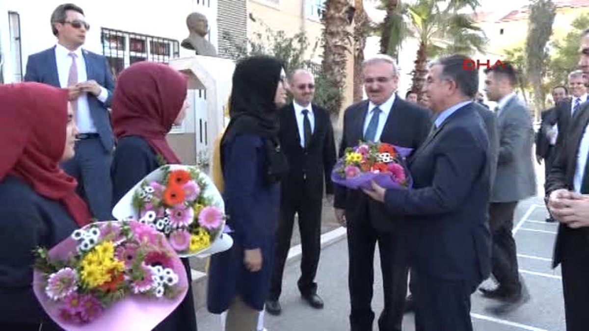 Antalya - Bakan Yılmaz: 153 Bin Suriyeli Çocuk Türkçe Müfredatla Eğitim Görüyor