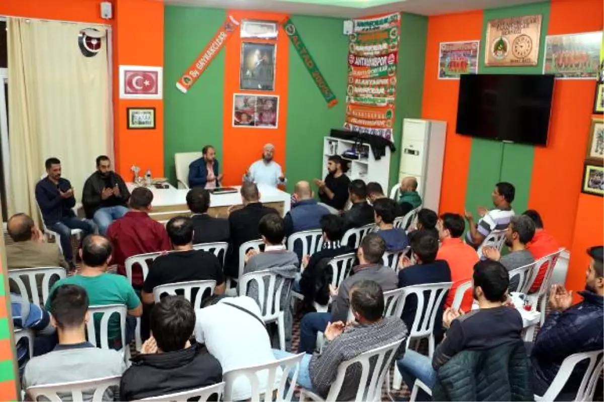 Aytemiz Alanyaspor Taraftarı Galibiyet İçin Dua Etti