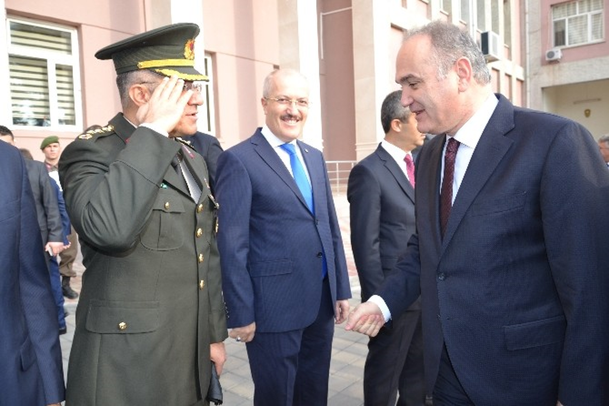 Bakan Özlü Balıkesir\'de